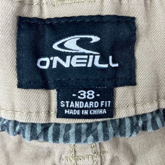 O’Neill Men’s Standard Fit Khaki Shorts, size 38 - Picture 2 of 9